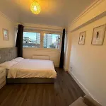 Modern, 2 Bed Apartment, Roman Road