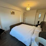 Modern, 2 Bed Apartment, Roman Road