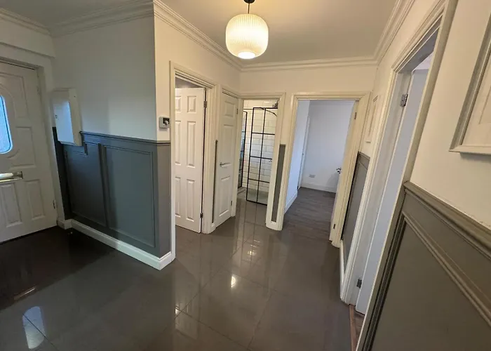 Modern, 2 Bed Apartment, Roman Road