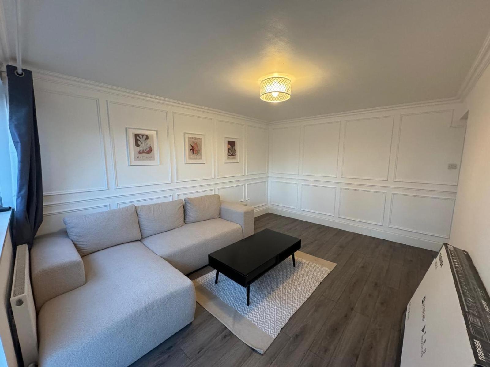 Modern, 2 Bed Apartment, Roman Road