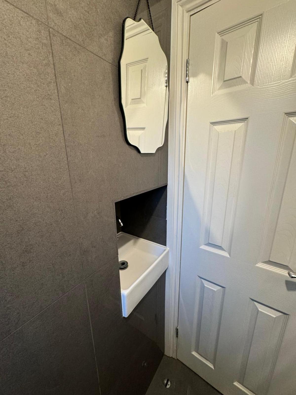 Modern, 2 Bed Apartment, Roman Road